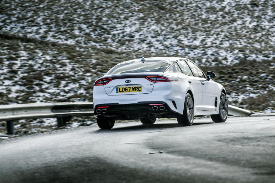  Kia Stinger GT-Line (CK) 2017 года  (UK) (фото 28 из 37)